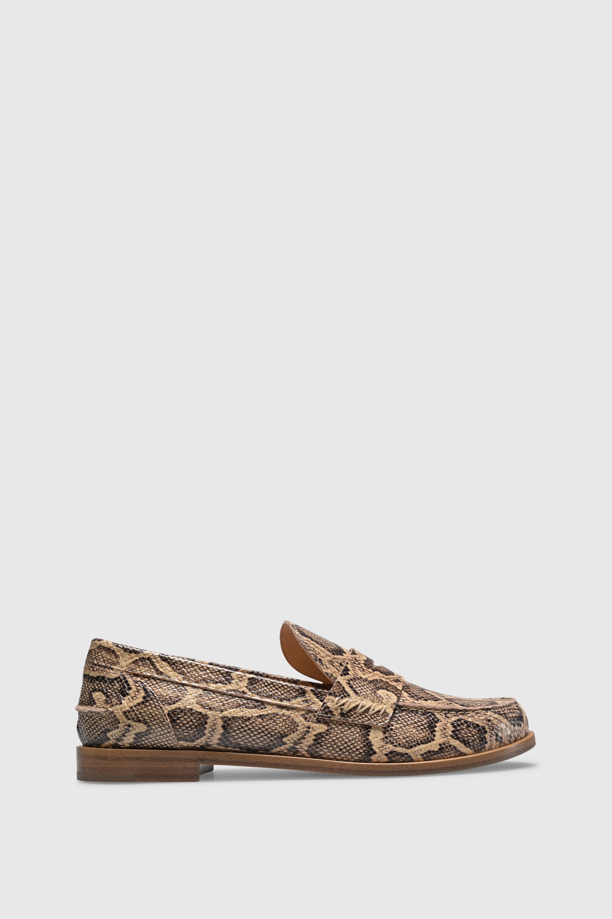 Loafers 9250 Vitello Black White – Unützer